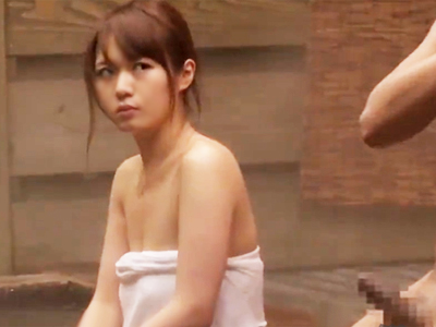 「た、勃ってる♡？」しれっと混浴に入ってきた男に寝取られるS級美人妻