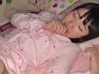 お兄ちゃんがパイパンろり娘を夜這いして大量中出し
